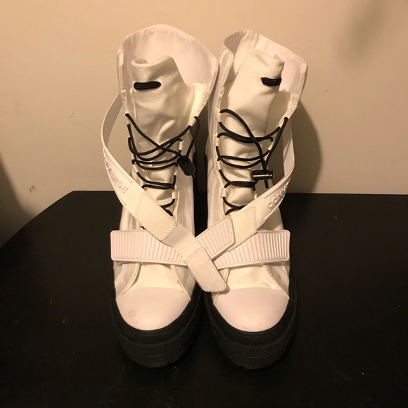 converse chunky heel